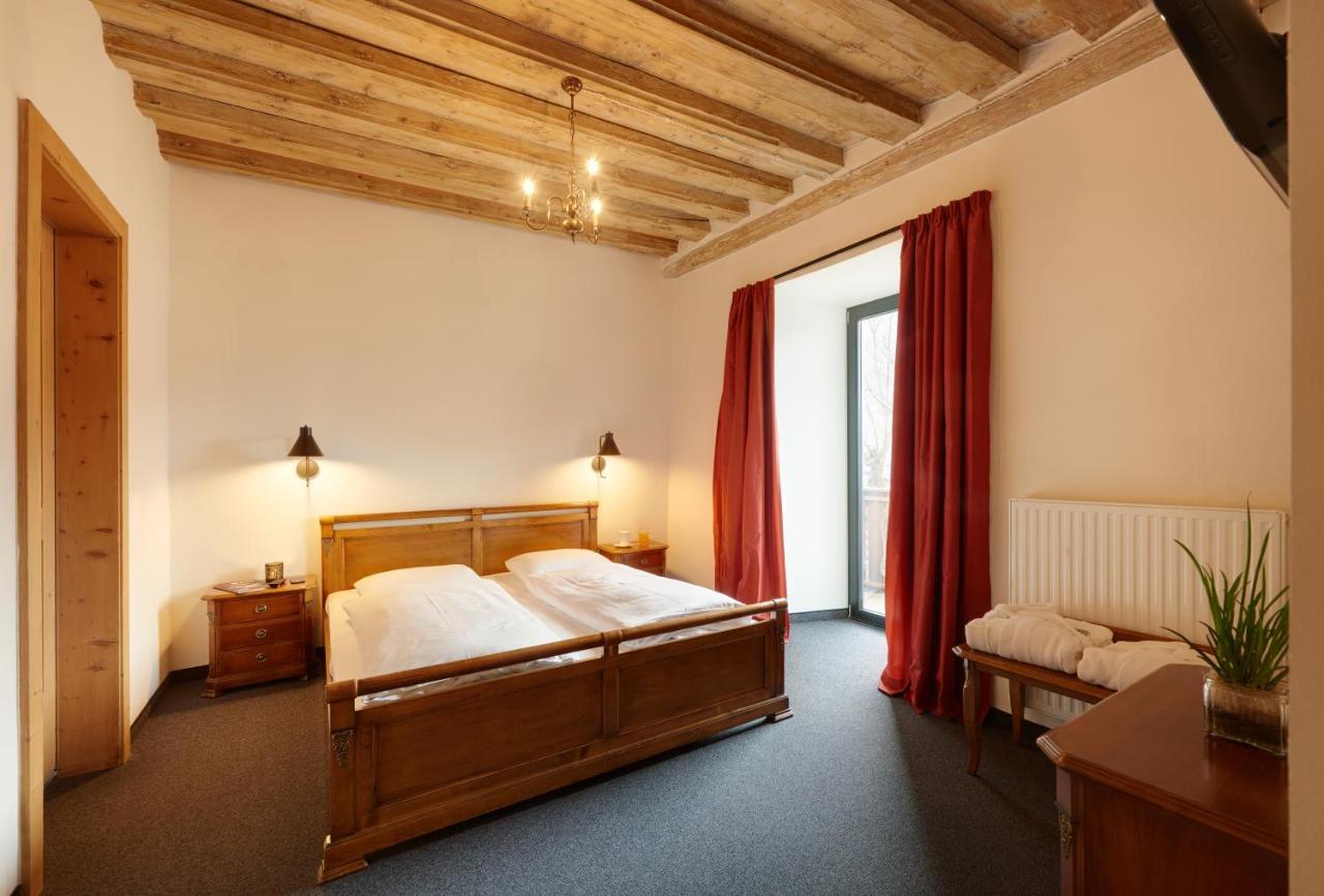 Historic Guesthouse Bircher B&B Apartments Near Sterzing Campo di Trens Exterior foto